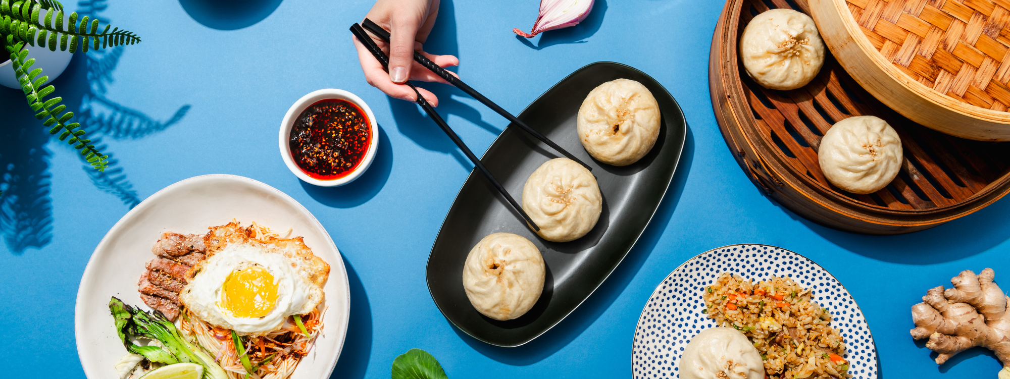 Bao Bao Buns with chili oil and bamboo steamer